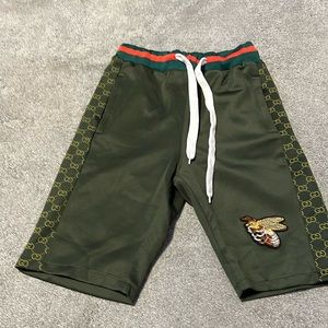 Gucci lookin ahh shorts mens size Medium